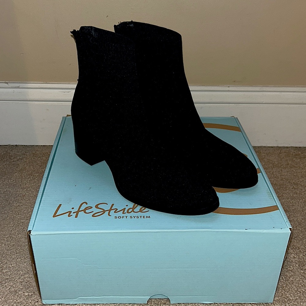 LifeStride Dreamy Ankle Bootie
